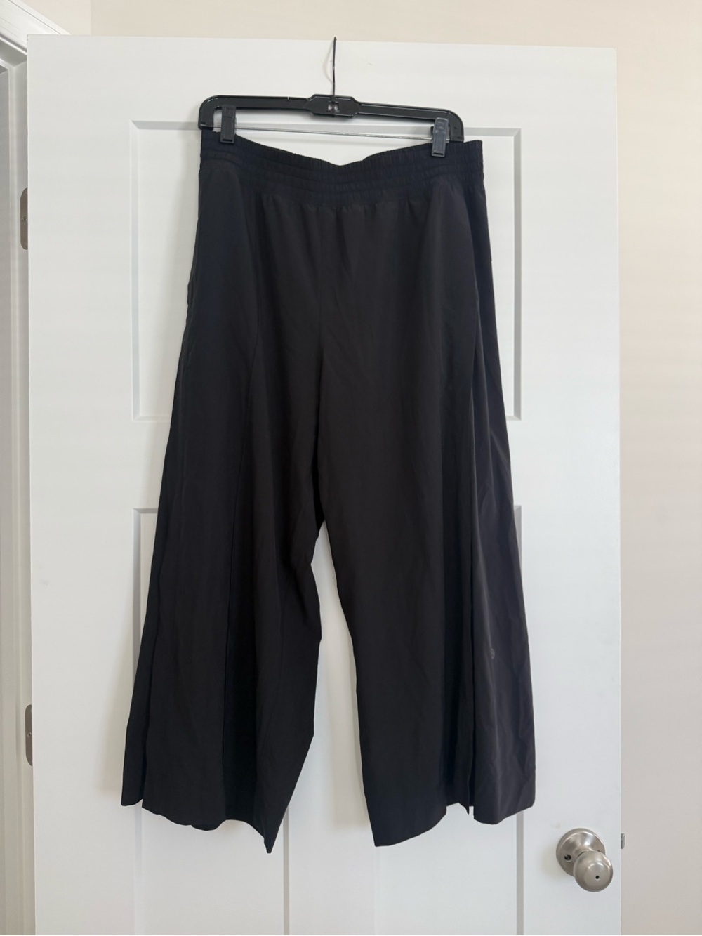 Lululemon Black Wide Leg Cropped Pants